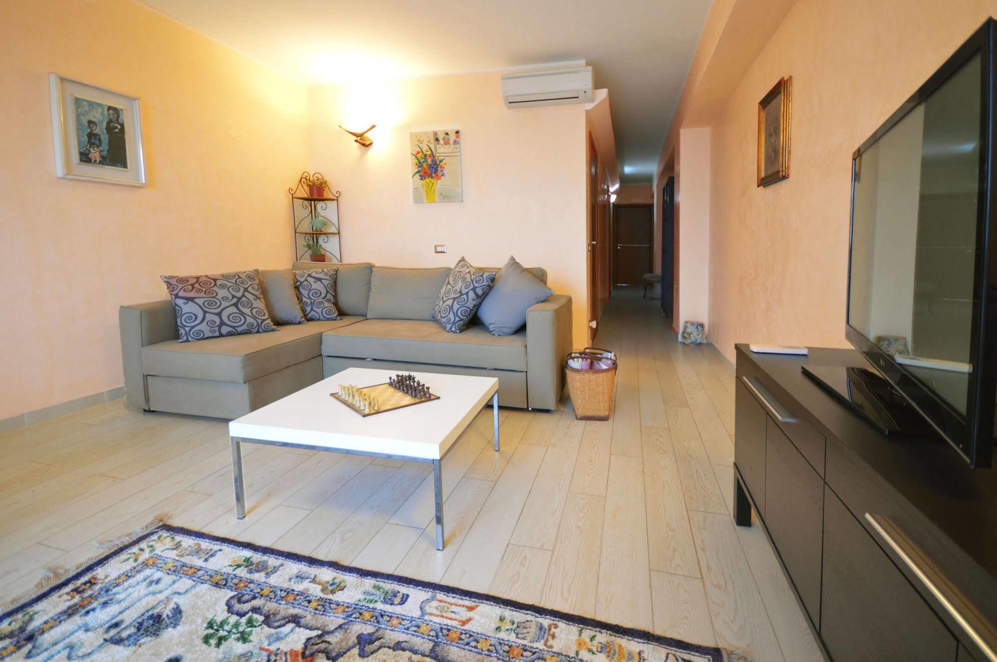 Mar Dei Poeti - Luxury Suites Torre Archirafi Kültér fotó